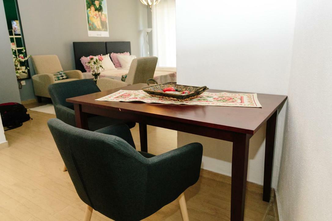 Cosy Downtown Studio - Suite Komotini Esterno foto