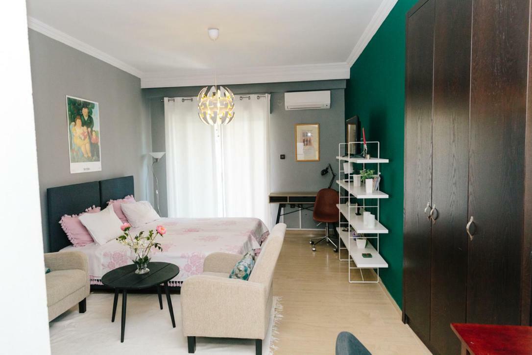 Cosy Downtown Studio - Suite Komotini Esterno foto