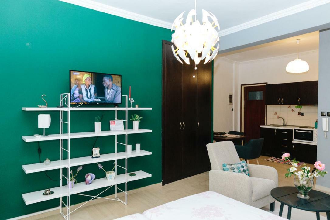 Cosy Downtown Studio - Suite Komotini Esterno foto