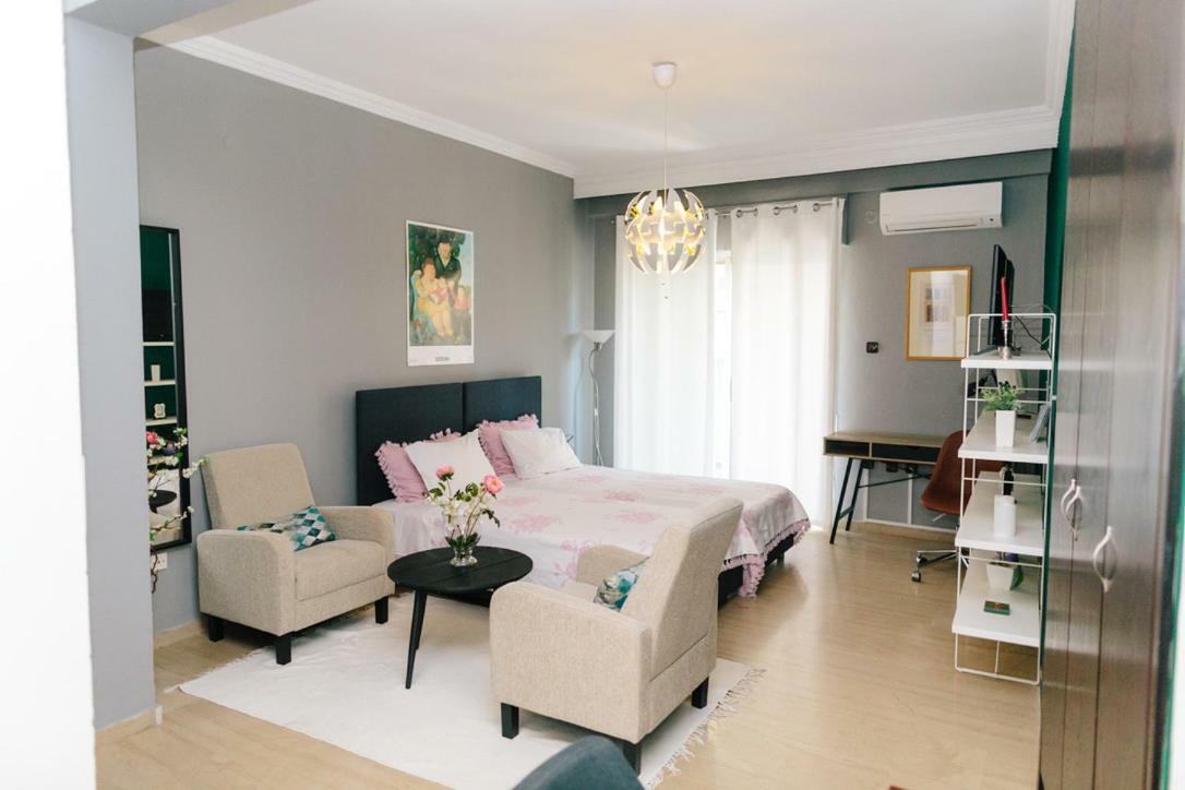 Cosy Downtown Studio - Suite Komotini Esterno foto